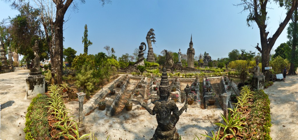 Faszinierender Skulpturenpark von Wat Kaeo Ku